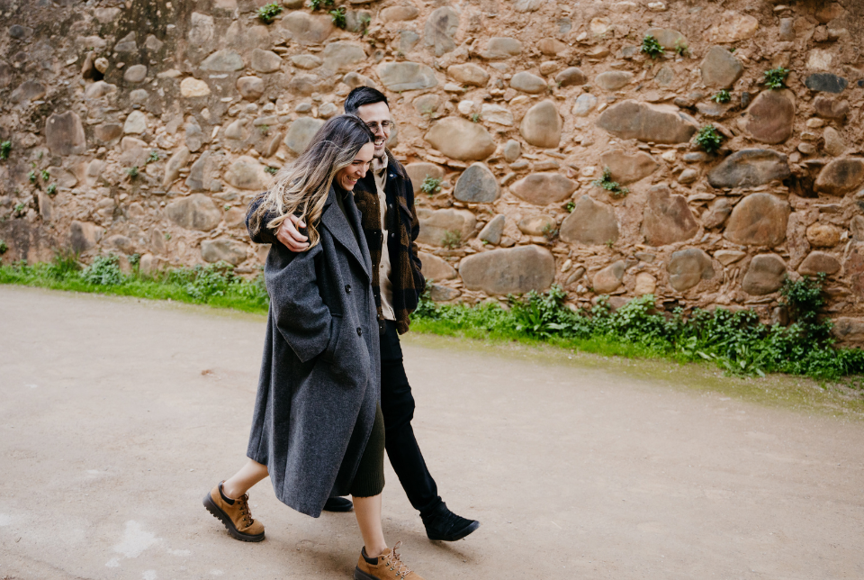 Pre-wedding photoshoot in Granada: original ideas for capturing your love – Isa Molina
