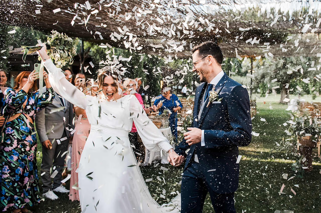 intimate wedding in rural finca in Granada. Cortijo de Enmedio