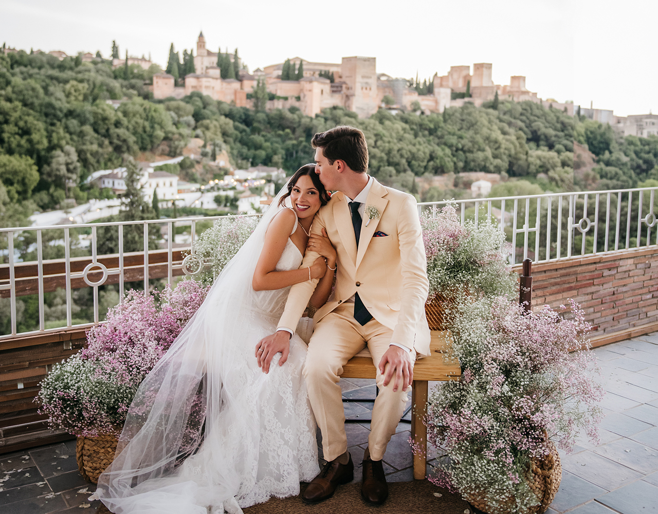 intimate wedding celebration in Sacromonte Granada with views of the Alhambra